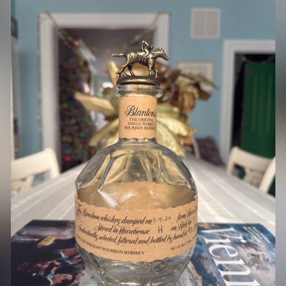 Blanton's Single Barrel Bourbon EMPTY BOTTLE letter “0” Cap - Picture 2 of 4